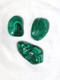 Malachite | Pierre SOLYA pour l'équilibre de l'Àme & la transformation | Pierres naturelles & éthiques en Belgique | Boutique de bijoux, cristaux & minéraux en ligne
