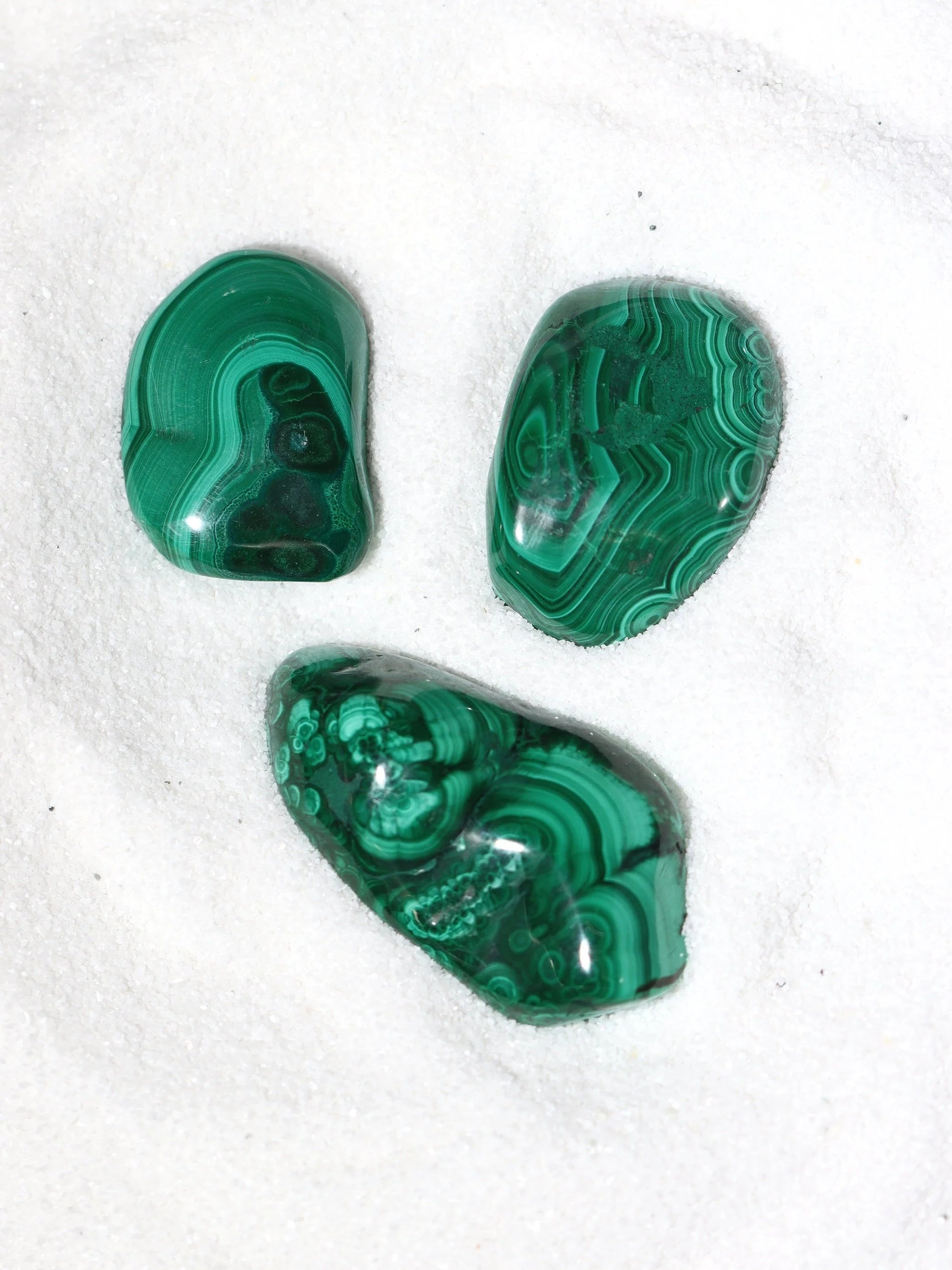 Malachite | Pierre SOLYA pour l'équilibre de l'Àme & la transformation | Pierres naturelles & éthiques en Belgique | Boutique de bijoux, cristaux & minéraux en ligne