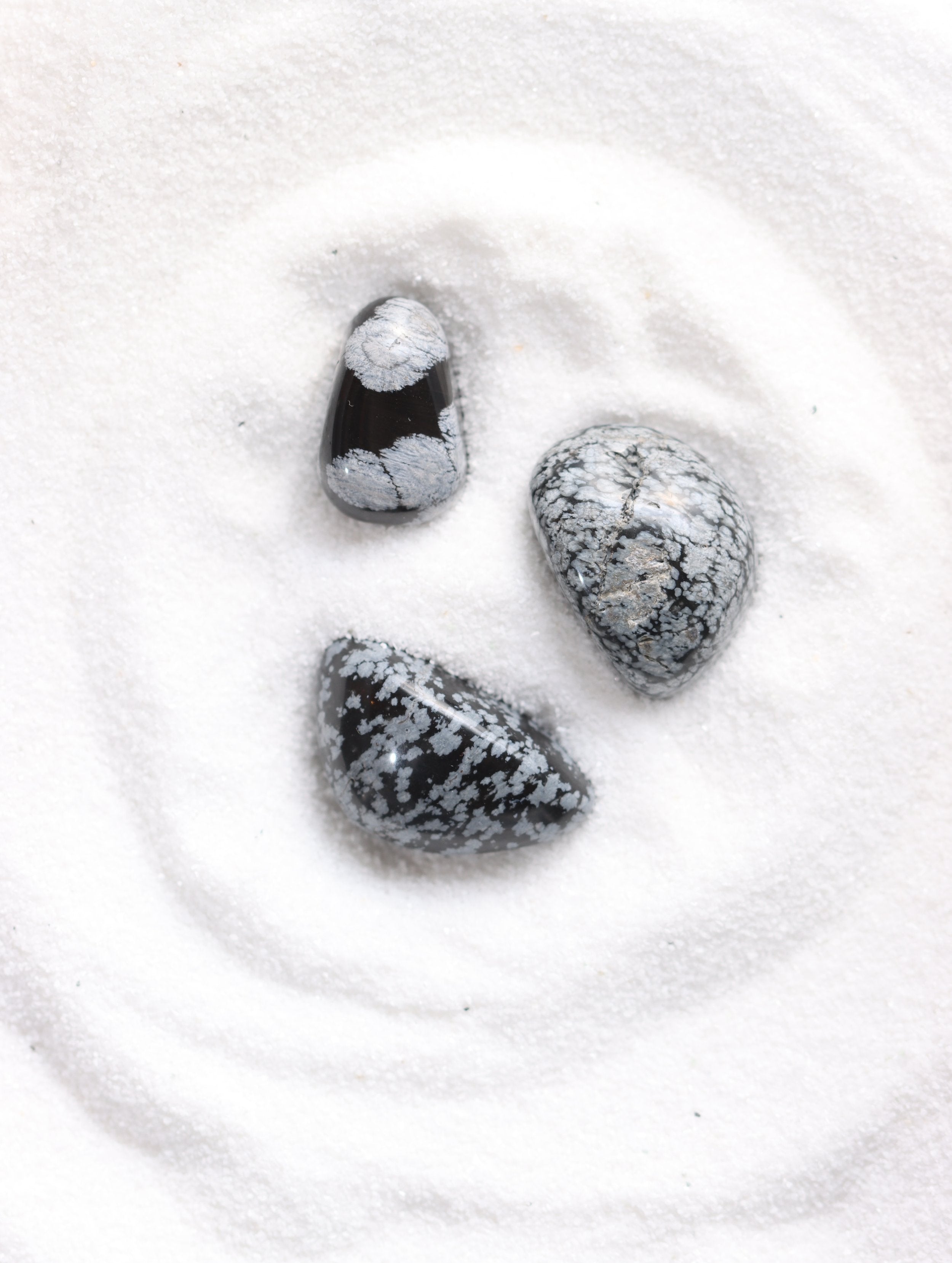 Obsidienne flocon de neige | Pierre pour voir le positif | SOLYA | Bijoux, Cristaux & Minéraux | Boutique de pierres naturelles & éthiques belge | EShop de lithothérapie