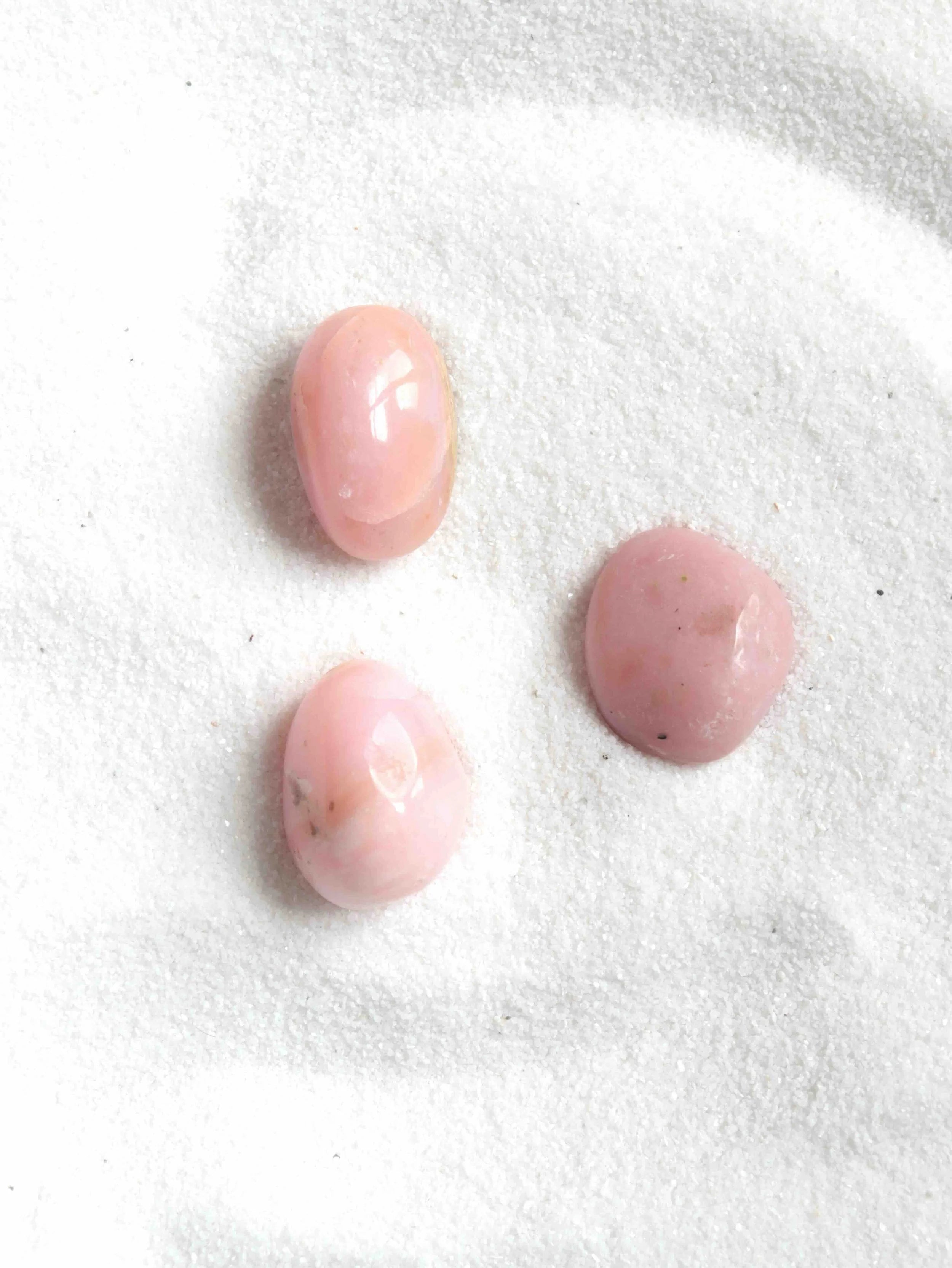 Opale rose | Pierre pour fluidifier les émotions | Boutique de pierres naturelles & éthiques | Bijoux, Cristaux & Minéraux en Belgique