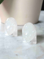 Deux ours sculptés en cristal de roche blanc translucide – pierre naturelle du Brésil pour se recentrer – SOLYA Belgique