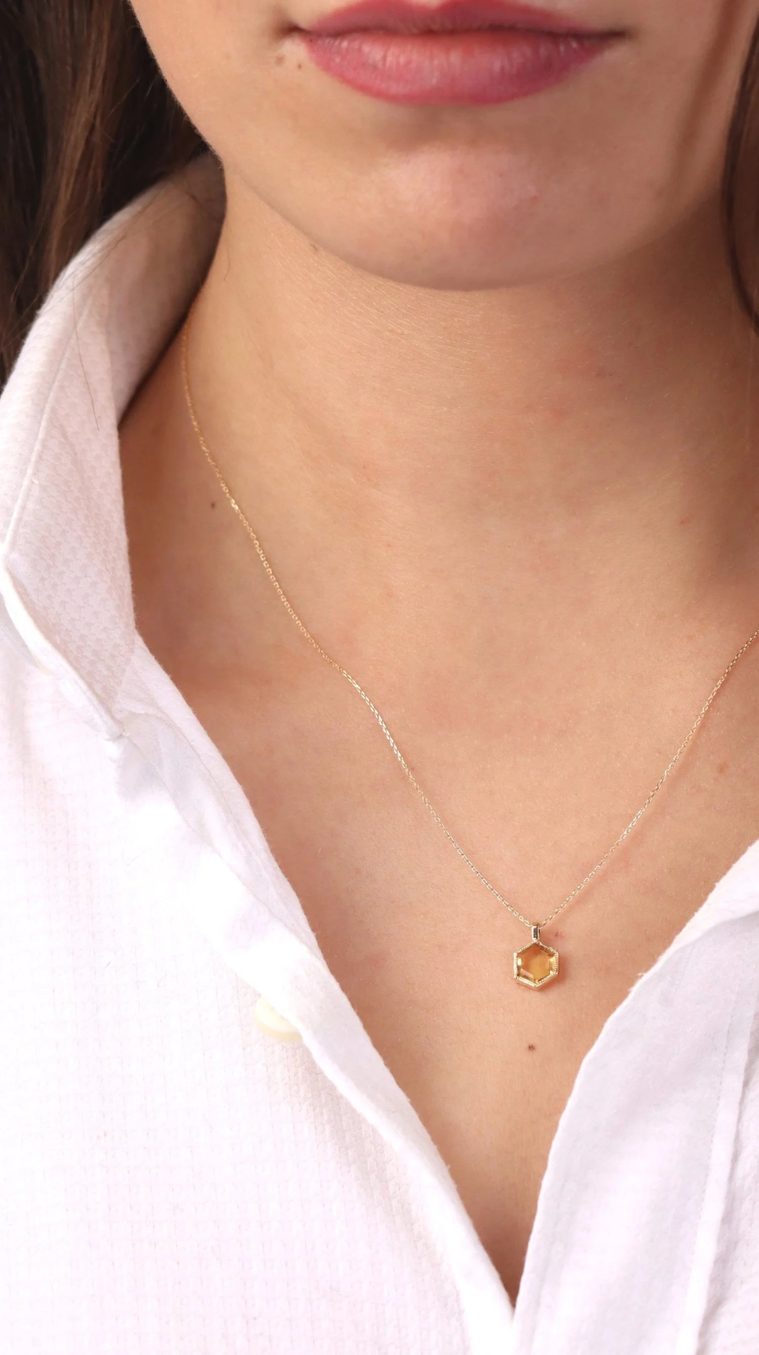 Pendentif Citrine et Or 18ct | Pierre pour l'abondance solaire et la renaissance | SOLYA | Pierres ethiques et naturelles en Belgique | Bijoux, cristaux et mineraux