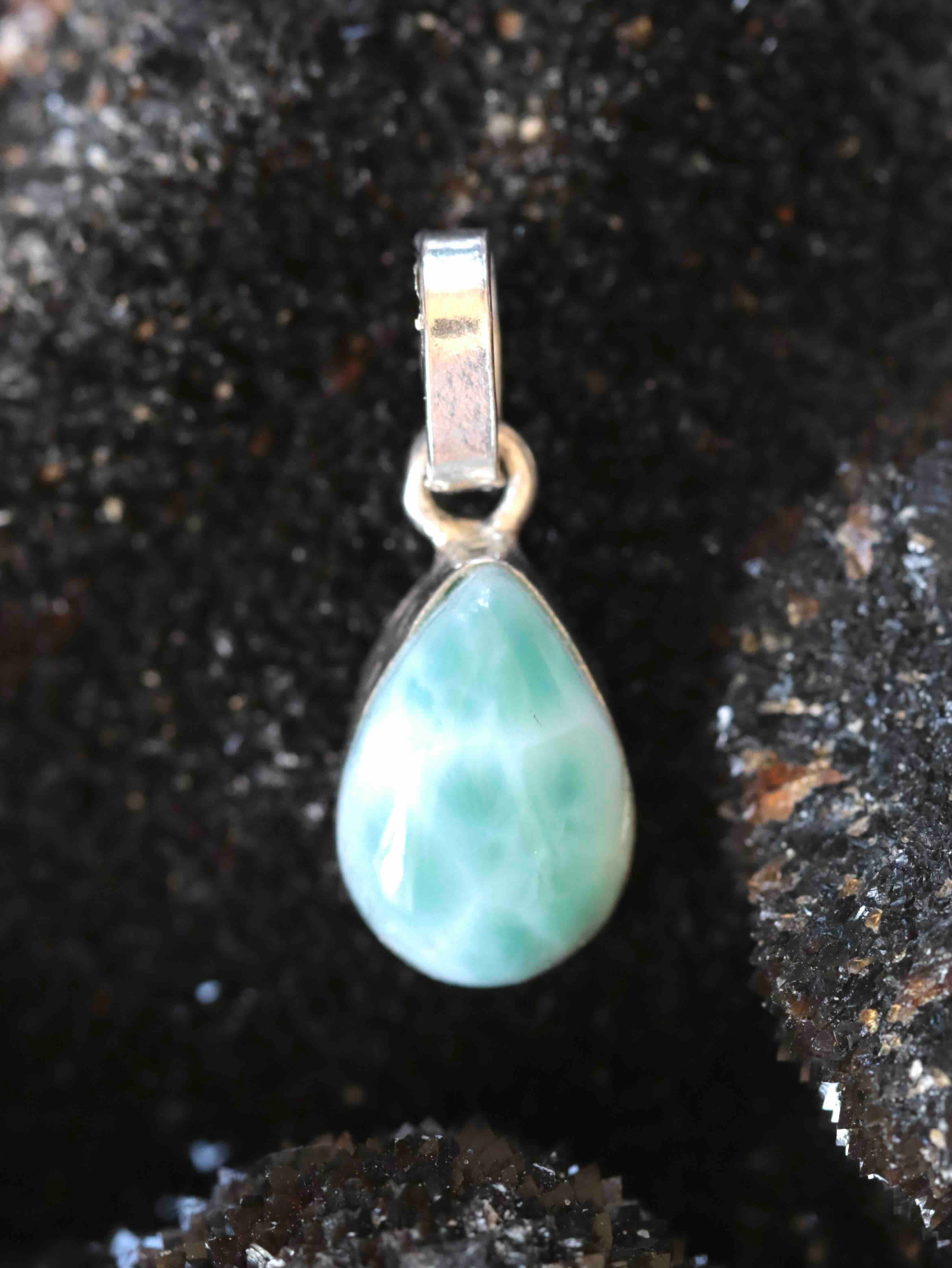 Pendentif Larimar & Argent – Pierre pour la légèreté et l'intuition – SOLYA Belgique