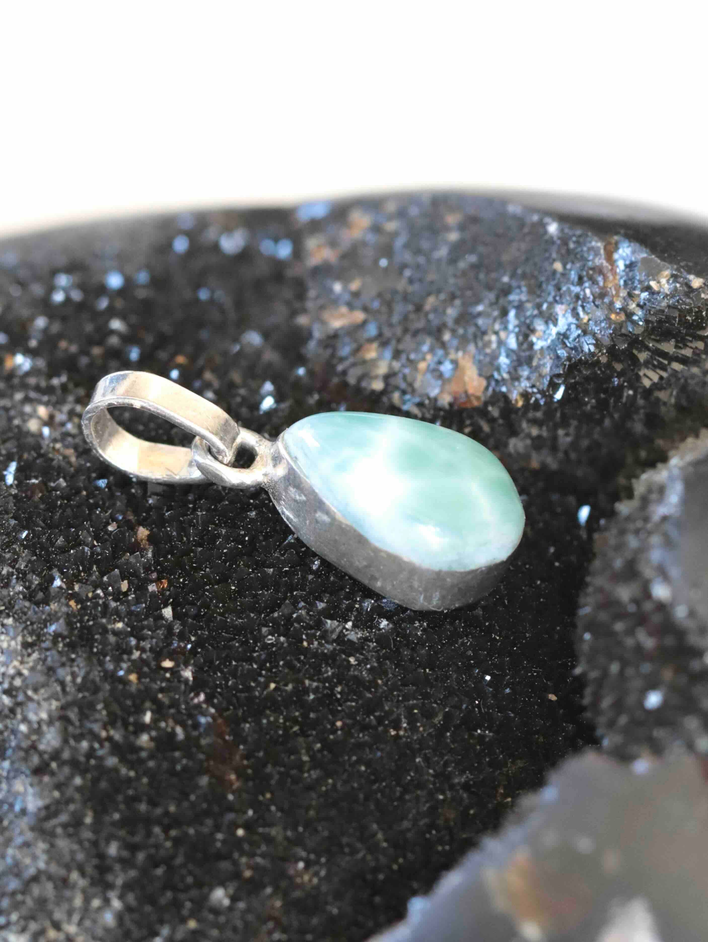 Pendentif Larimar Argent 925 – Bijou de lithothérapie éthique – Boutique SOLYA