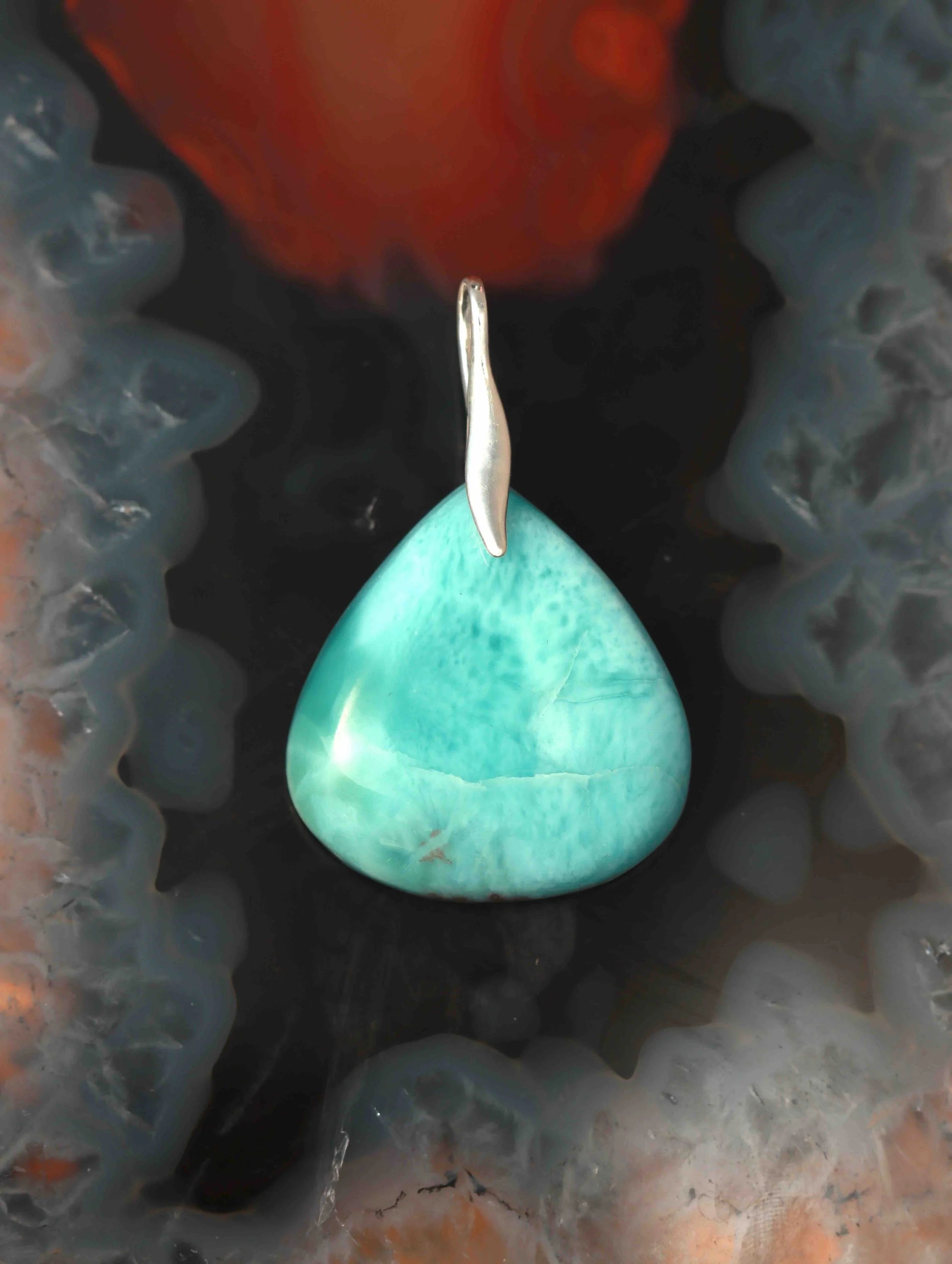 Pendentif Larimar & Argent 925 | Pierre pour la légèreté & intuition| SOLYA | Eshop de bijoux, cristaux & minéraux | Magasin de pierres éthiques & naturelles en Belgique