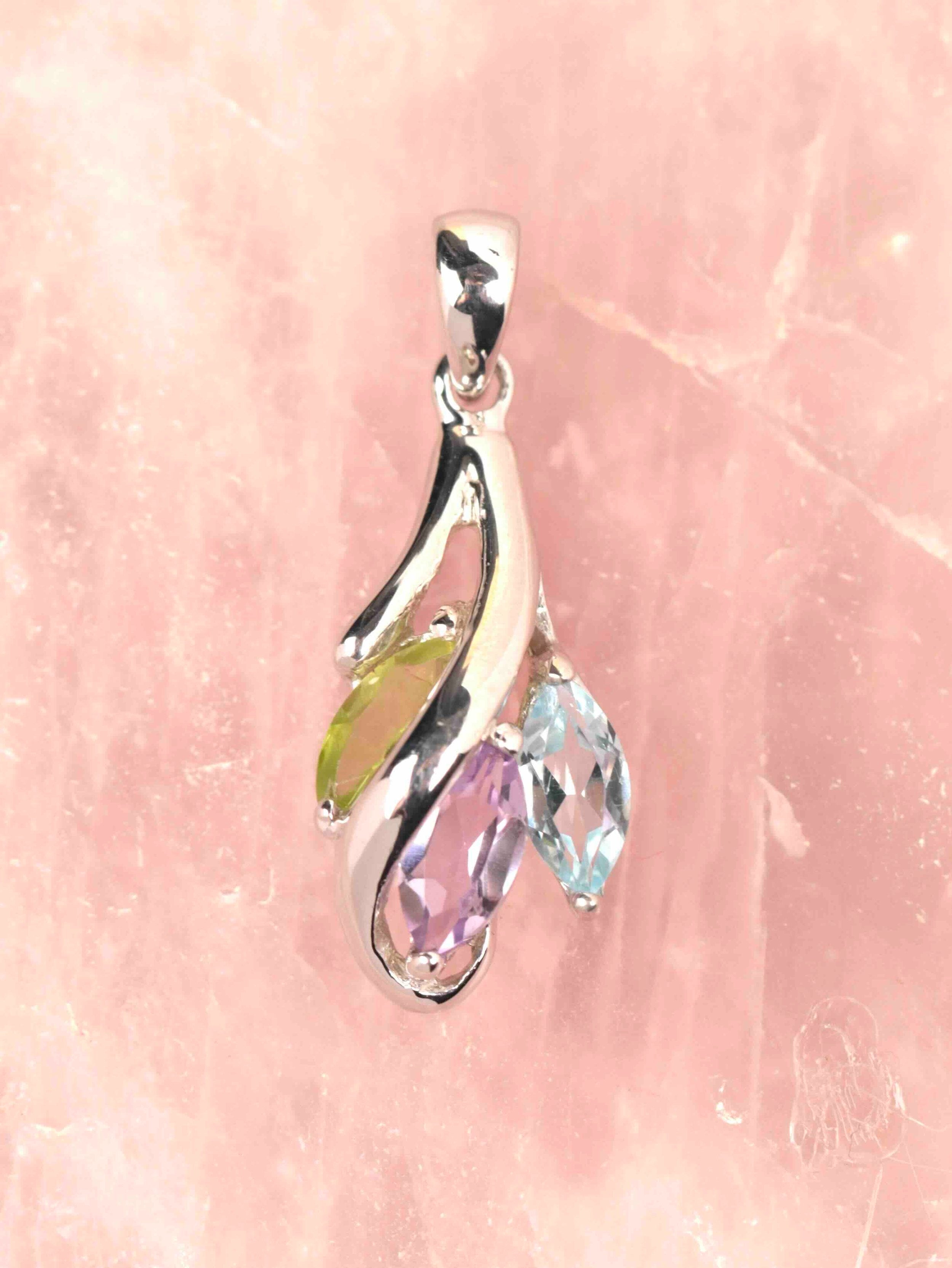 Pendentif Péridot, Amethyste, Topaze & Argent 925 | Pierre pour la lumière et la sérénité | SOLYA | Bijoux, pierres, cristaux & minéraux en Belgique | Ethique et naturelles