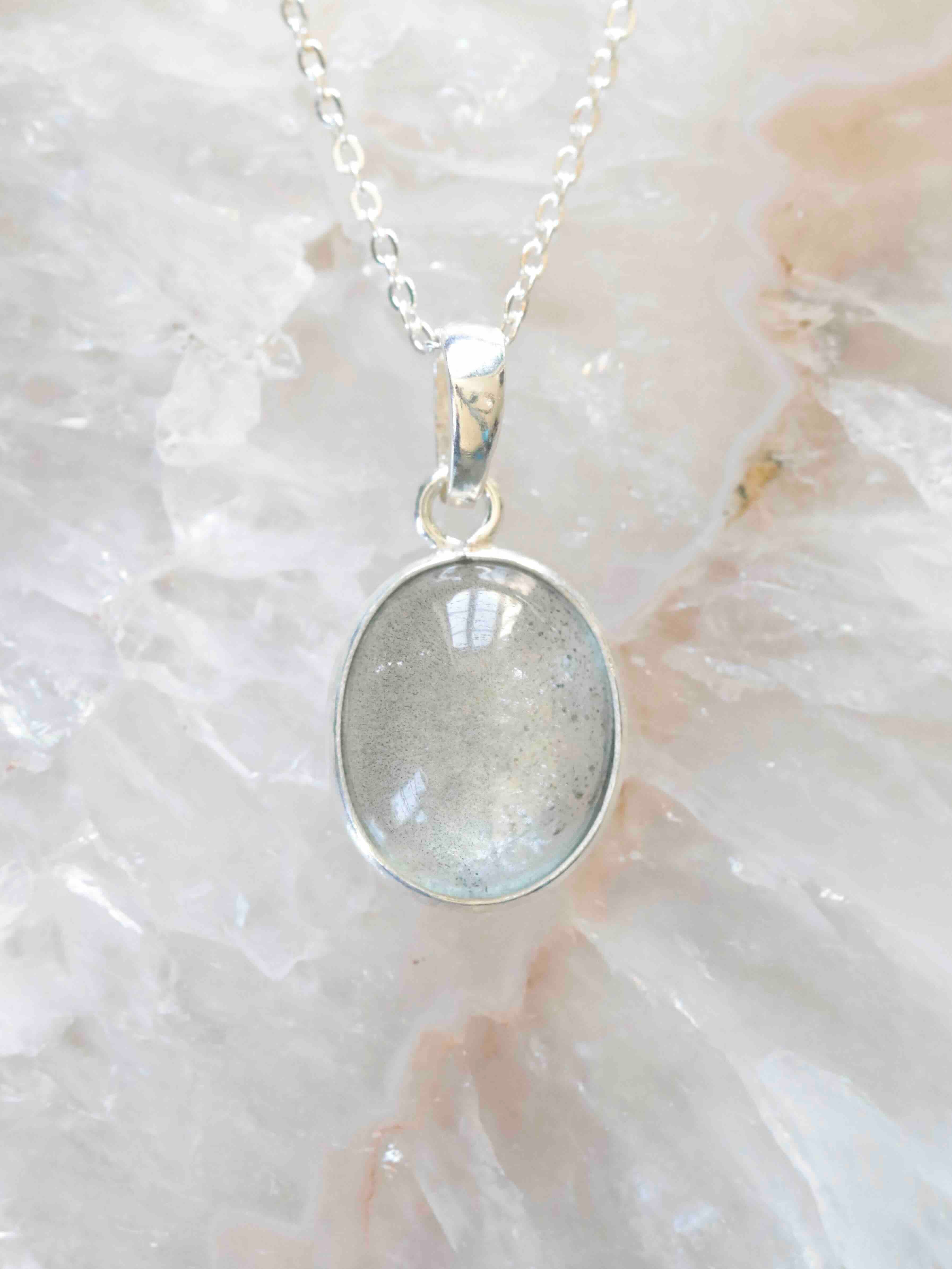 Pendentif Quartz amianté & Argent 925 - Pierre antidote aux mauvaises vibrations- SOLYA - Bijoux, Cristaux et mineraux en Belgique - Boutique de pierres naturelles et ethiques