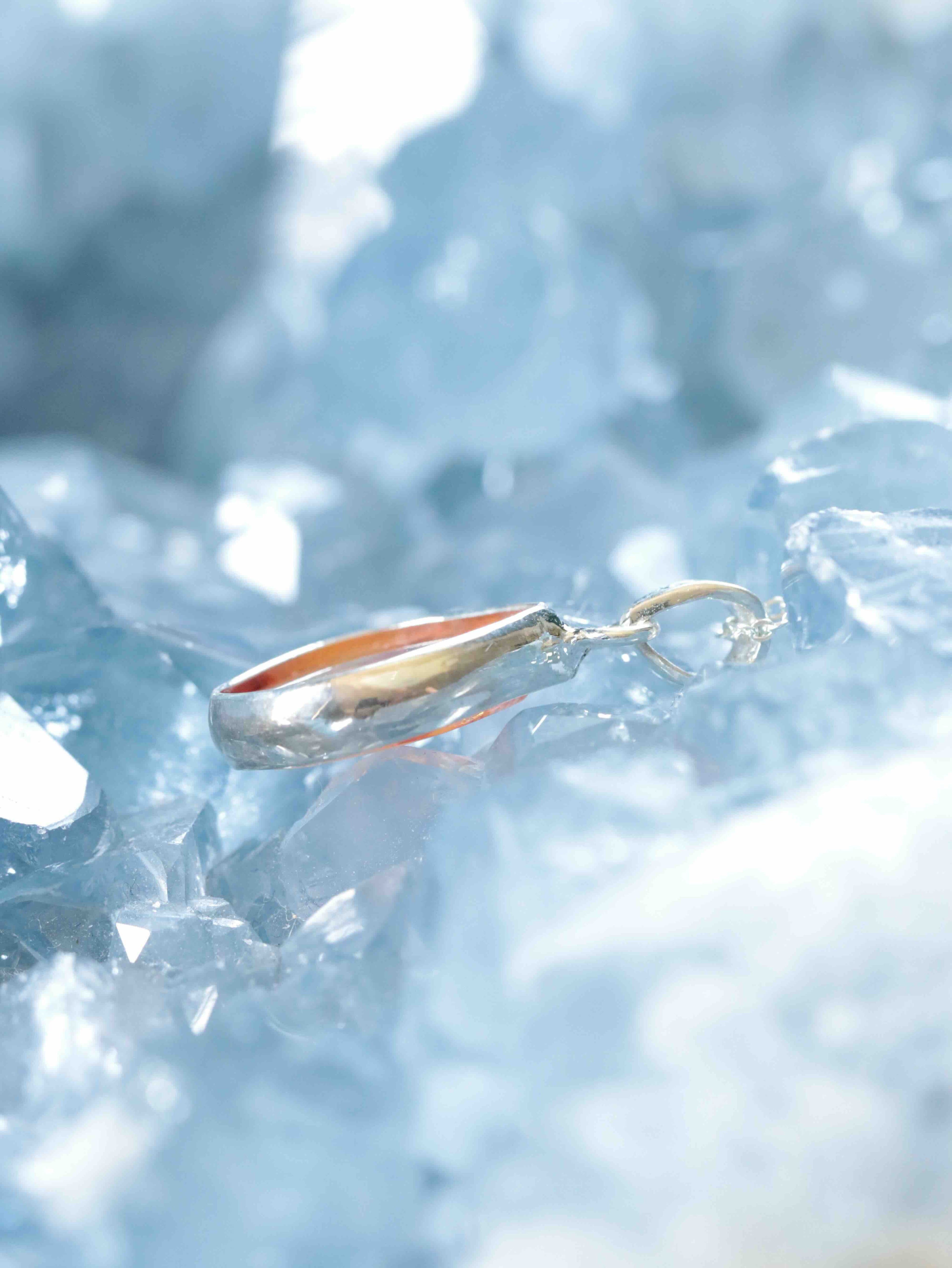 Pendentif Quartz dendritique goutte du Brésil & Argent 925 - Pierre pour se lier à la beauté & à la force de la Terre - SOLYA - Bijoux, Cristaux et mineraux en Belgique - Boutique de pierres naturelles et ethiques