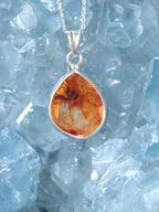 Pendentif Quartz dendritique goutte du Brésil & Argent 925 - Pierre pour se lier à la beauté & à la force de la Terre - SOLYA - Bijoux, Cristaux et mineraux en Belgique - Boutique de pierres naturelles et ethiques