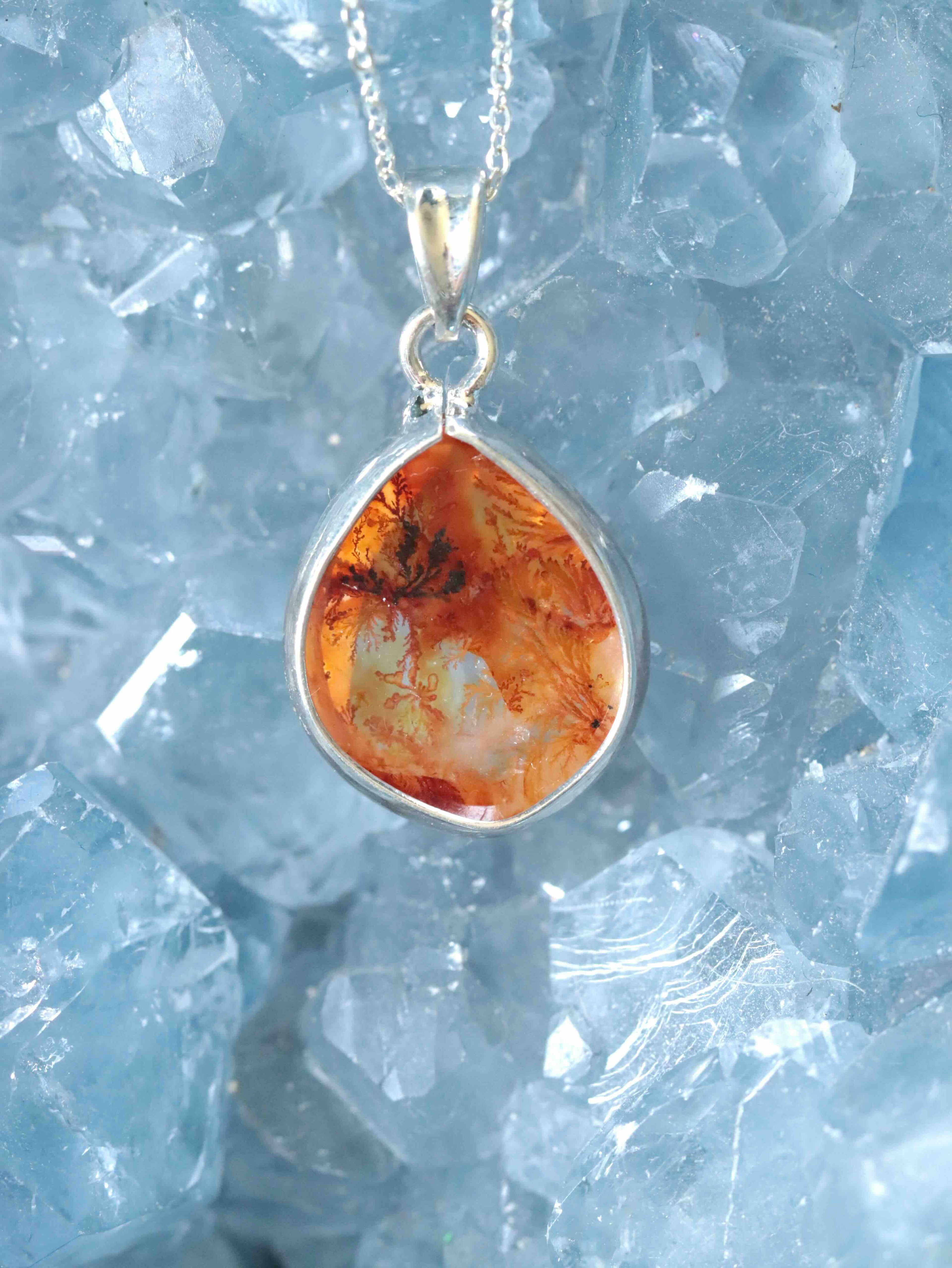 Pendentif Quartz dendritique goutte du Brésil & Argent 925 - Pierre pour se lier à la beauté & à la force de la Terre - SOLYA - Bijoux, Cristaux et mineraux en Belgique - Boutique de pierres naturelles et ethiques
