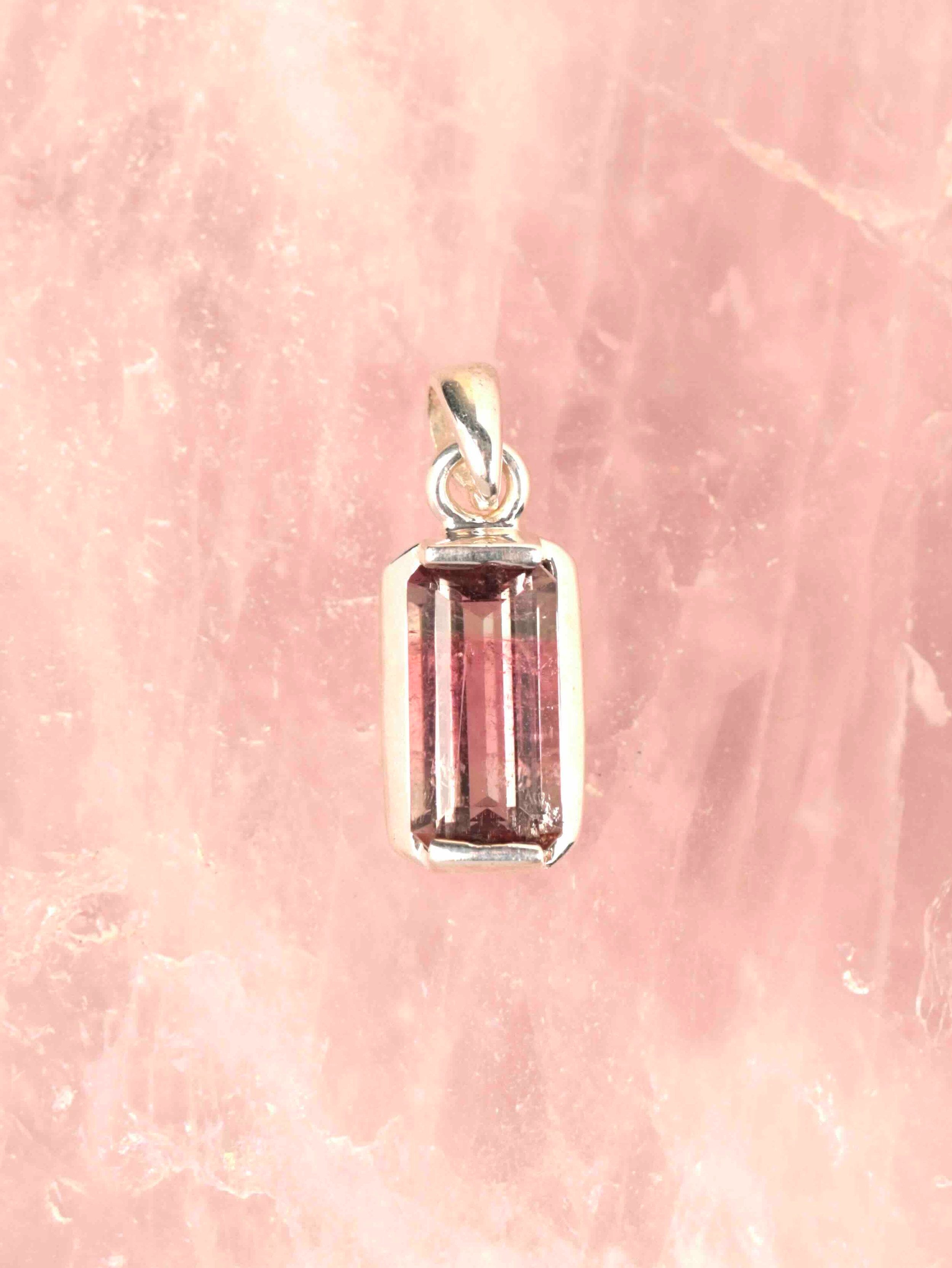 Pendentif Tourmaline melon d'eau & Argent 925 | Pierre pour se faire confiance & aimer | SOLYA | Eshop de bijoux, cristaux & minéraux | Magasin de pierres éthiques & naturelles en Belgique
