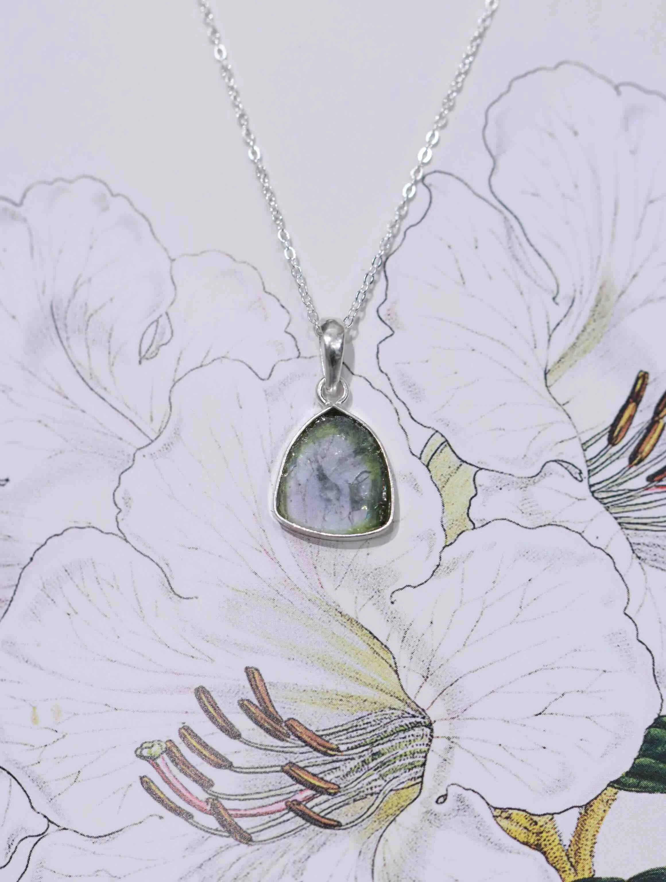 Pendentif Tourmaline melon d'eau & Argent 925 | Pierre pour se faire confiance & aimer | SOLYA | Eshop de bijoux, cristaux & minéraux | Magasin de pierres éthiques & naturelles en Belgique