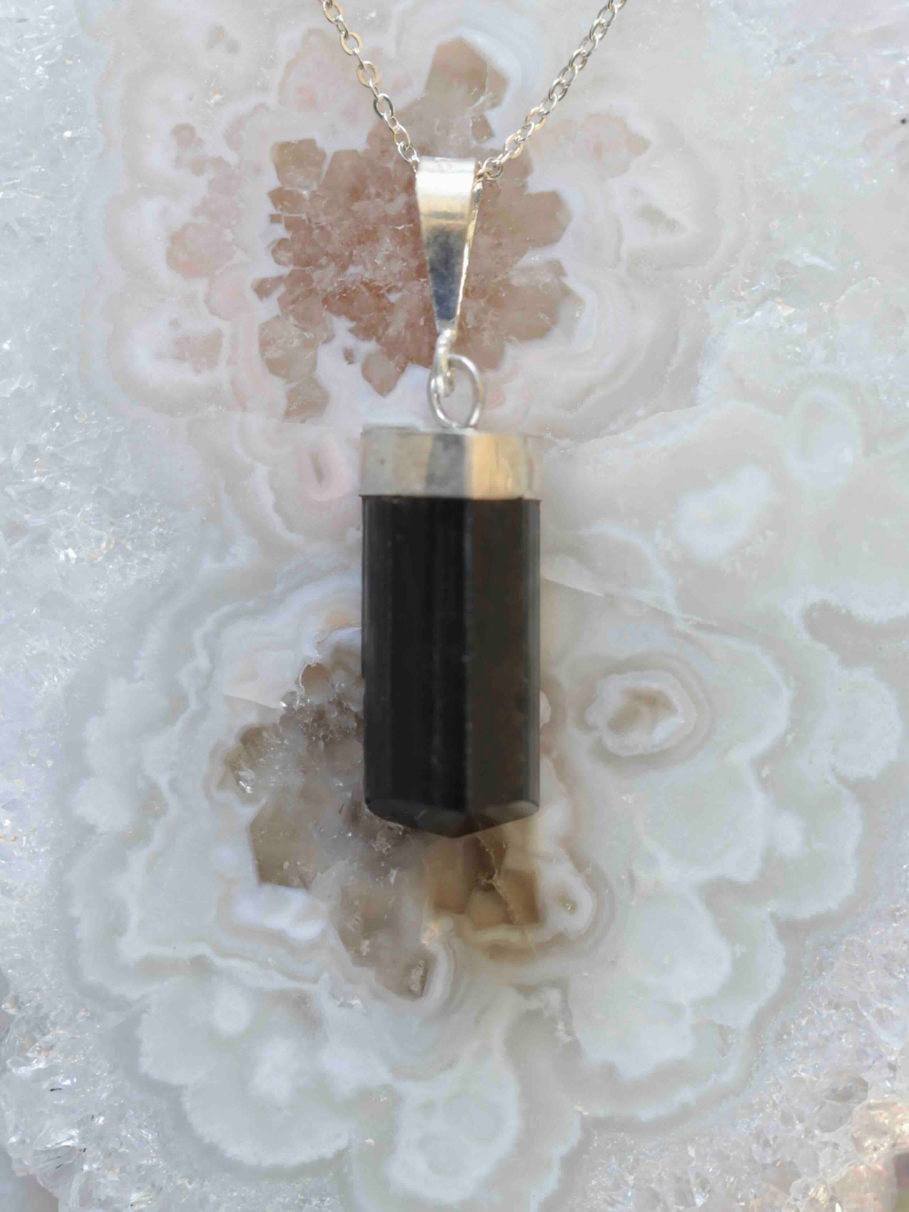 Pendentif Tourmaline noire et Argent 925 - Pierre pour Éloigner les énergies négatives - SOLYA