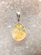 Pendentif étoile Quartz Rutile goutte avec coeur d'hematite et Argent 925 - Pierre pour la quietude regenerante - SOLYA - Bijoux, Cristaux et mineraux en Belgique - Boutique de pierres naturelles et ethiques