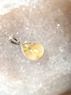 Pendentif étoile Quartz Rutile goutte avec coeur d'hematite et Argent 925 - Pierre pour la quietude regenerante - SOLYA - Bijoux, Cristaux et mineraux en Belgique - Boutique de pierres naturelles et ethiques