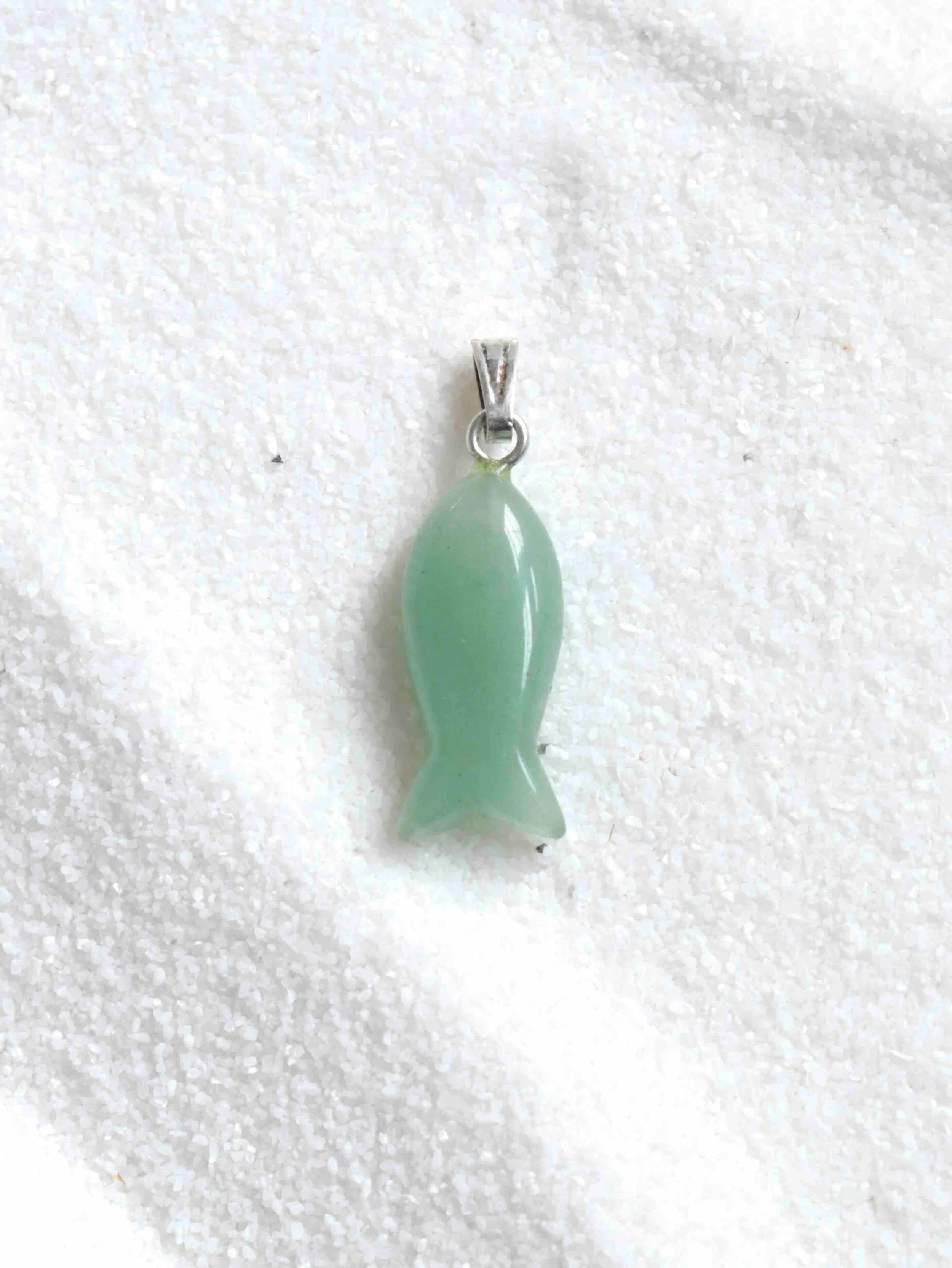 Pendentif poisson Aventurine | Pierre pour avancer avec confiance | SOLYA | Bijoux, cristaux, pierres & minéraux | Pierres éthiques et naturelles en Belgique