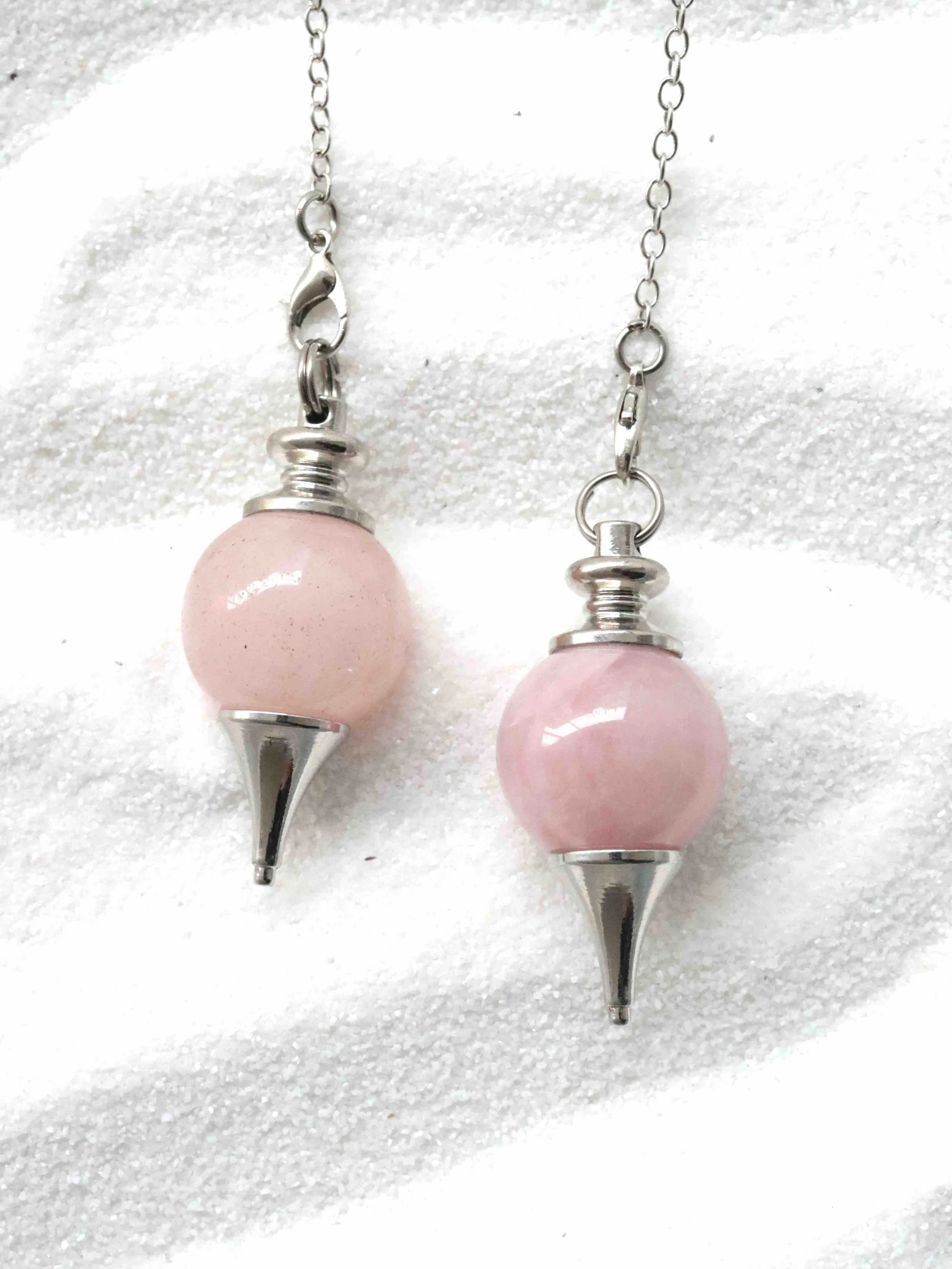 Pendule en Quartz rose | Pierre pour l'Amour & la Douceur | Boutique de pierres naturelles & éthiques | Bijoux, Cristaux & Minéraux en Belgique
