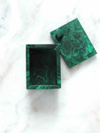 Petite boite en Malachite - Pierre pour la persuasion & l'équilibre de l'Âme - SOLYA - Bijoux, Cristaux et mineraux en Belgique - Boutique de pierres naturelles et ethiques