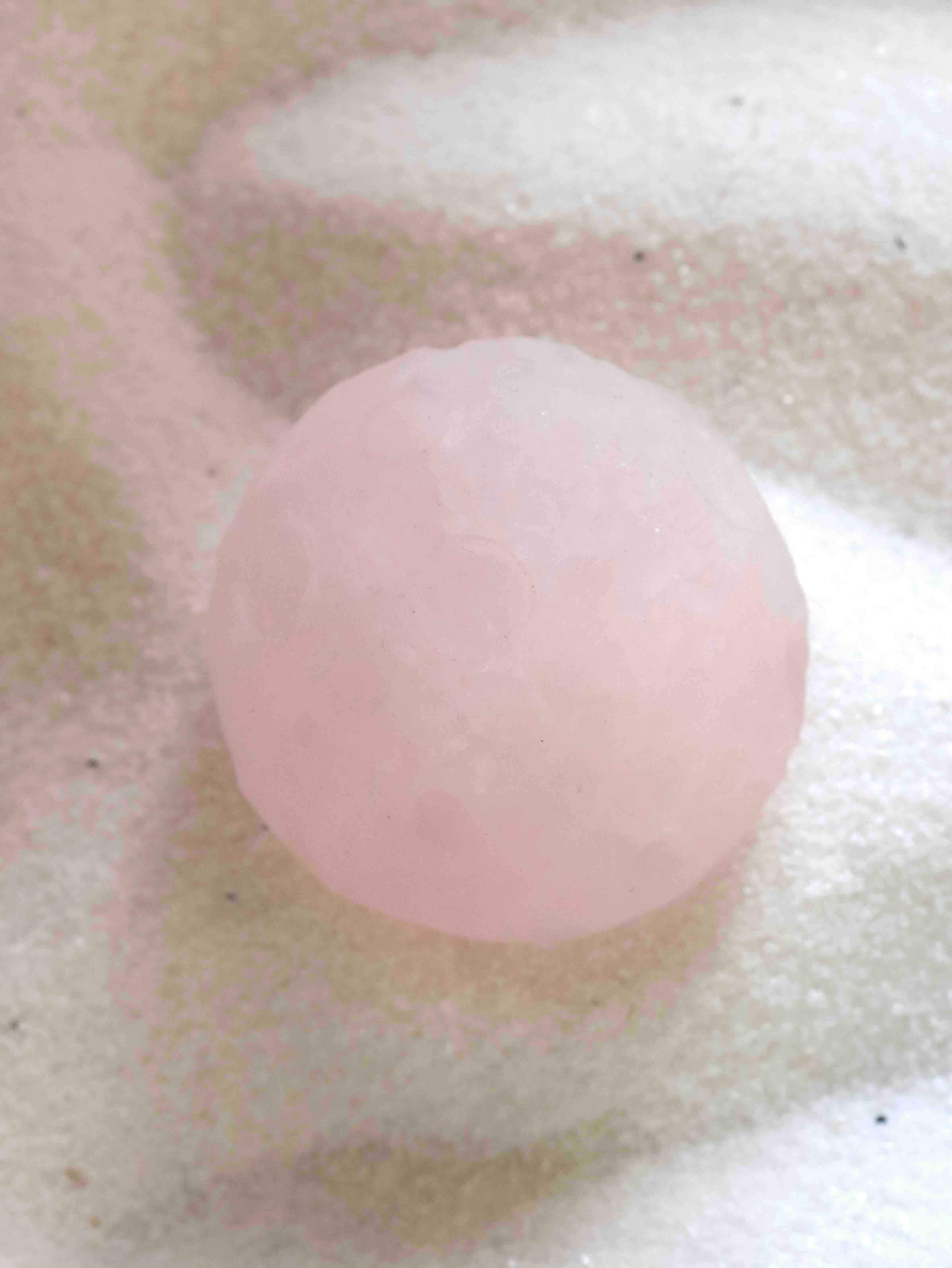 Lune Quartz rose - Pierre pour l'Amour & la douceur - SOLYA - Bijoux, Cristaux et mineraux en Belgique - Boutique de pierres naturelles et ethiques