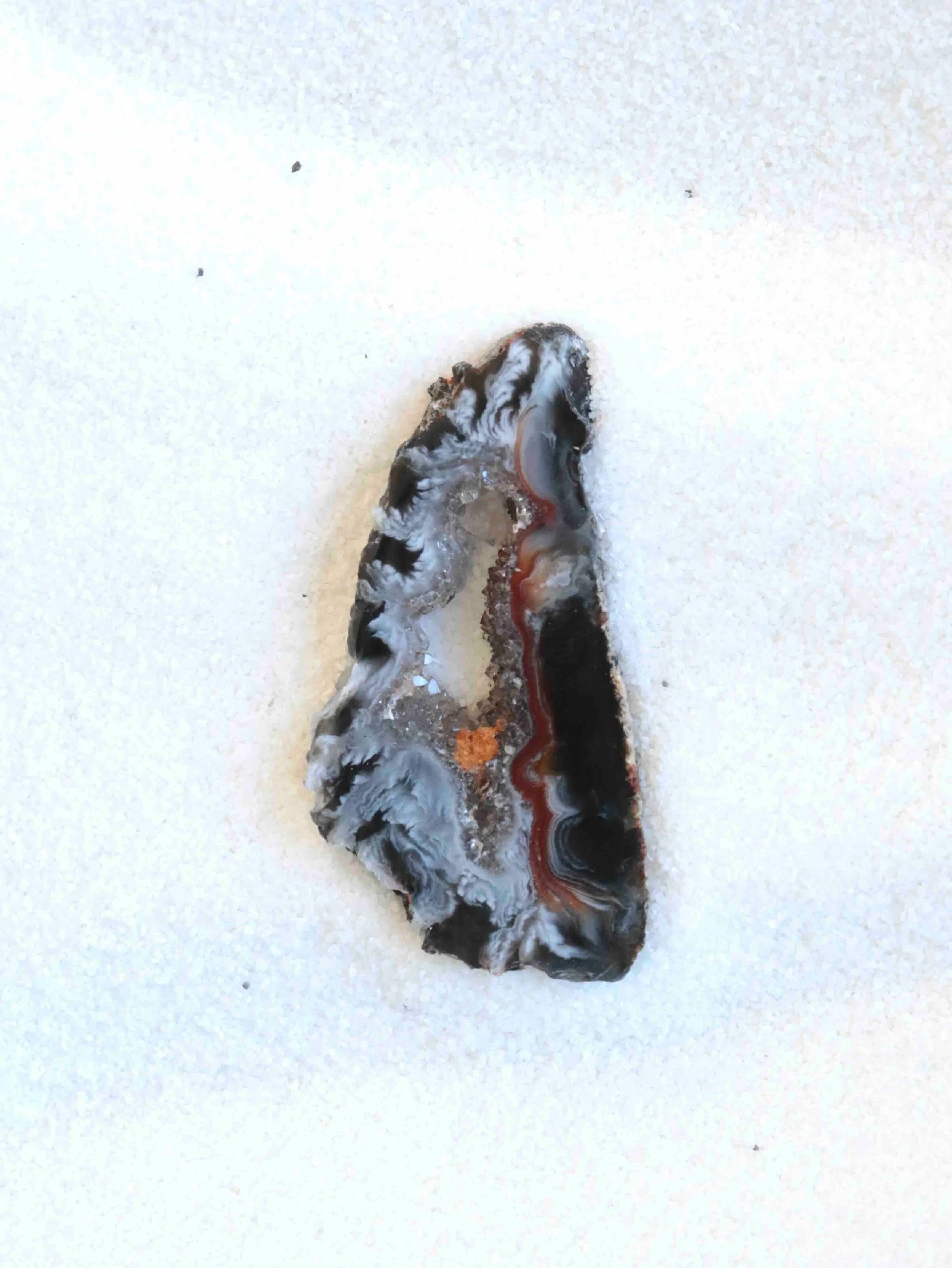 Petite tranche d'Agate du Bresil | Pierre pour le Courage et la Chance | SOLYA | Boutique de pierres naturelles et éthiques en Belgique | Bijoux, Cristaux et Mineraux