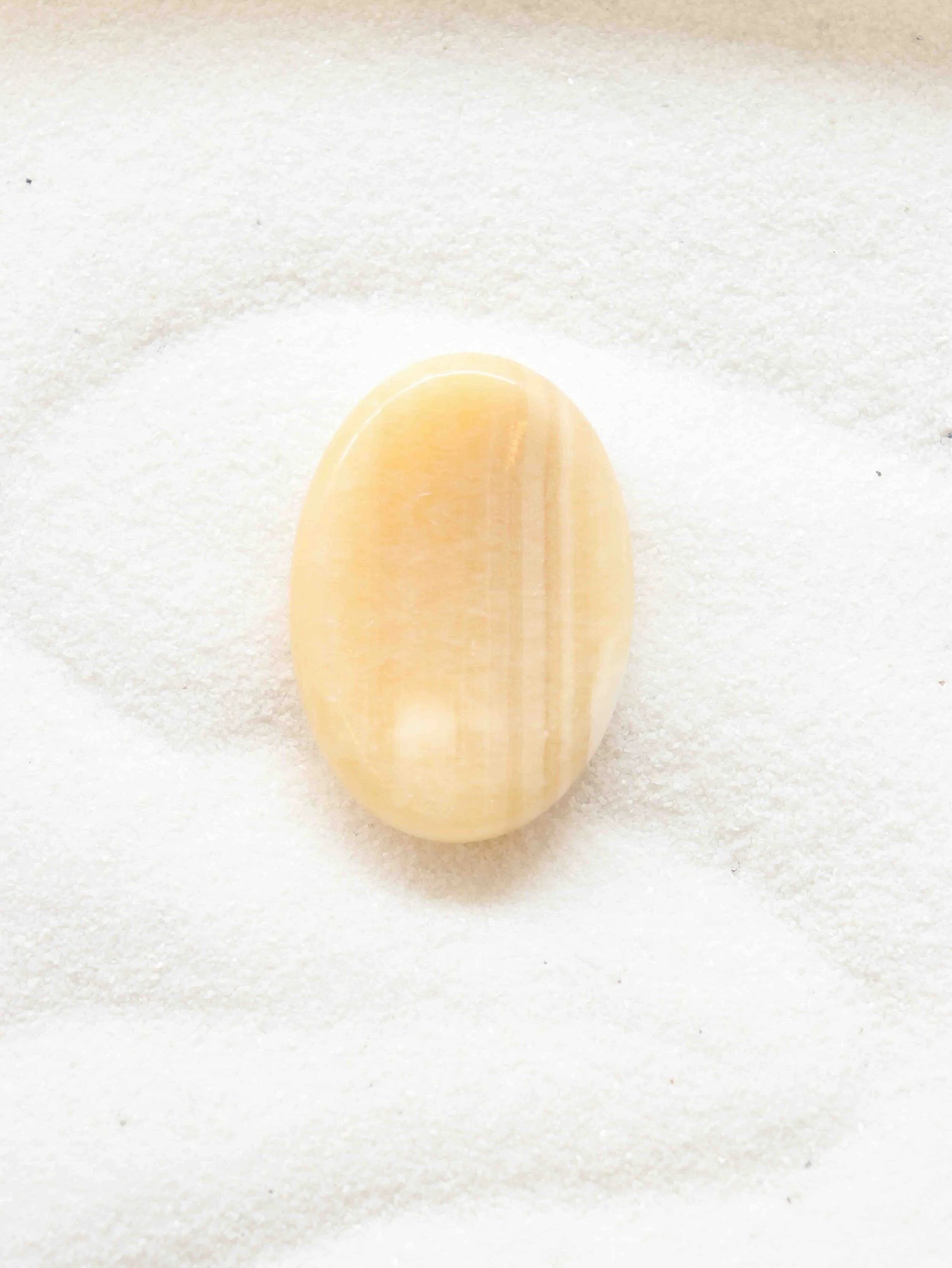 Pierre anti-stress Calcite orange | Pierre pour le positivisme et l'abondance | SOLYA | Pierres ethiques et naturelles en Belgique | Bijoux, cristaux et mineraux 