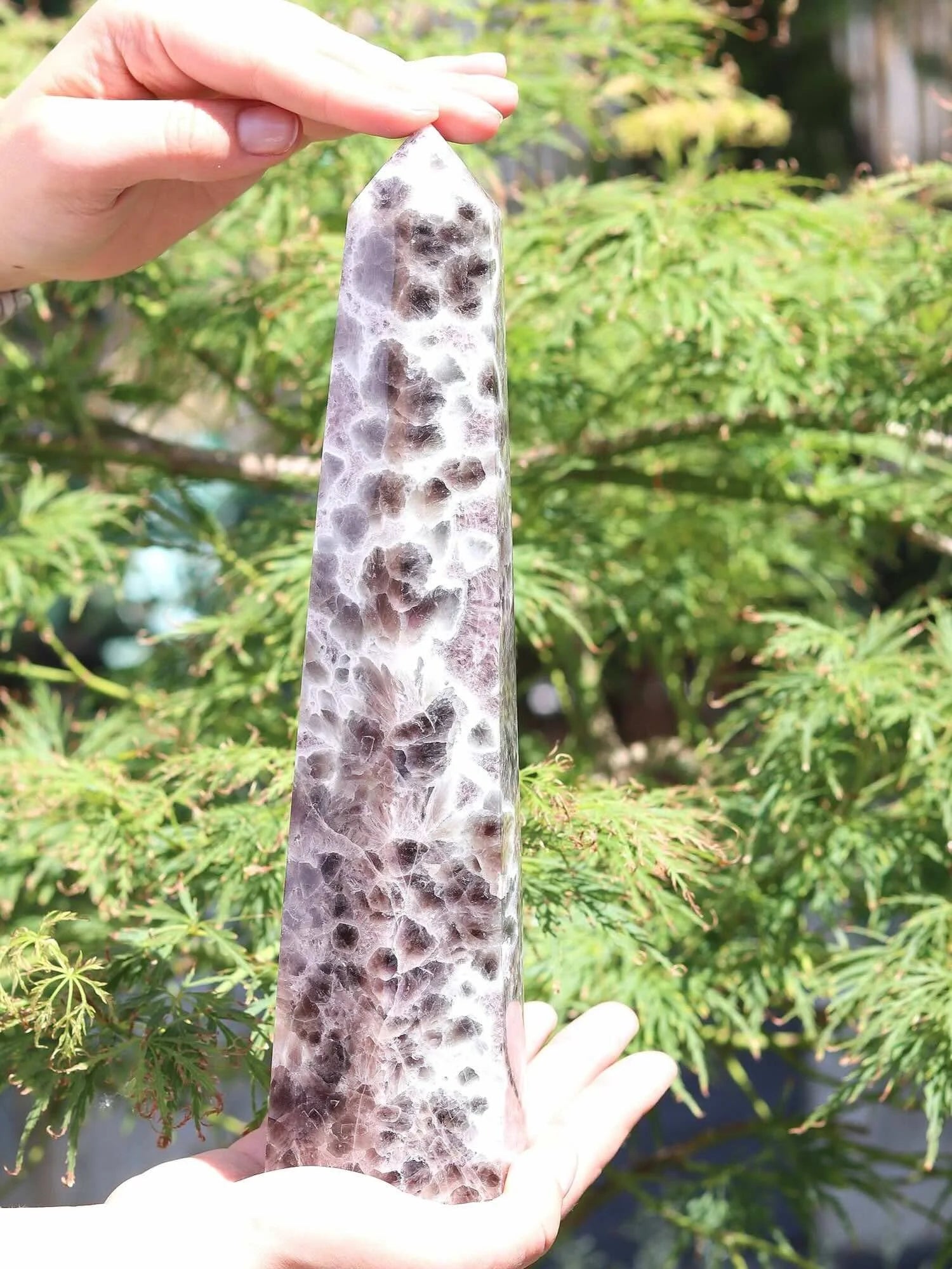 Pointe d'Amethyste | Pierre pour se detendre et se reconnecter | SOLYA | Bijoux, pierres, cristaux & minéraux en Belgique | Ethique et naturel