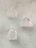 Pointe d'Apophyllite | Pierre pour éclaircir une situation | SOLYA | Bijoux, pierres, cristaux & minéraux en Belgique | Ethique et naturelles
