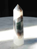Pointe Agate - Pierre pour le courage & la chance - SOLYA - Bijoux, Cristaux et mineraux en Belgique - Boutique de pierres naturelles et ethiques