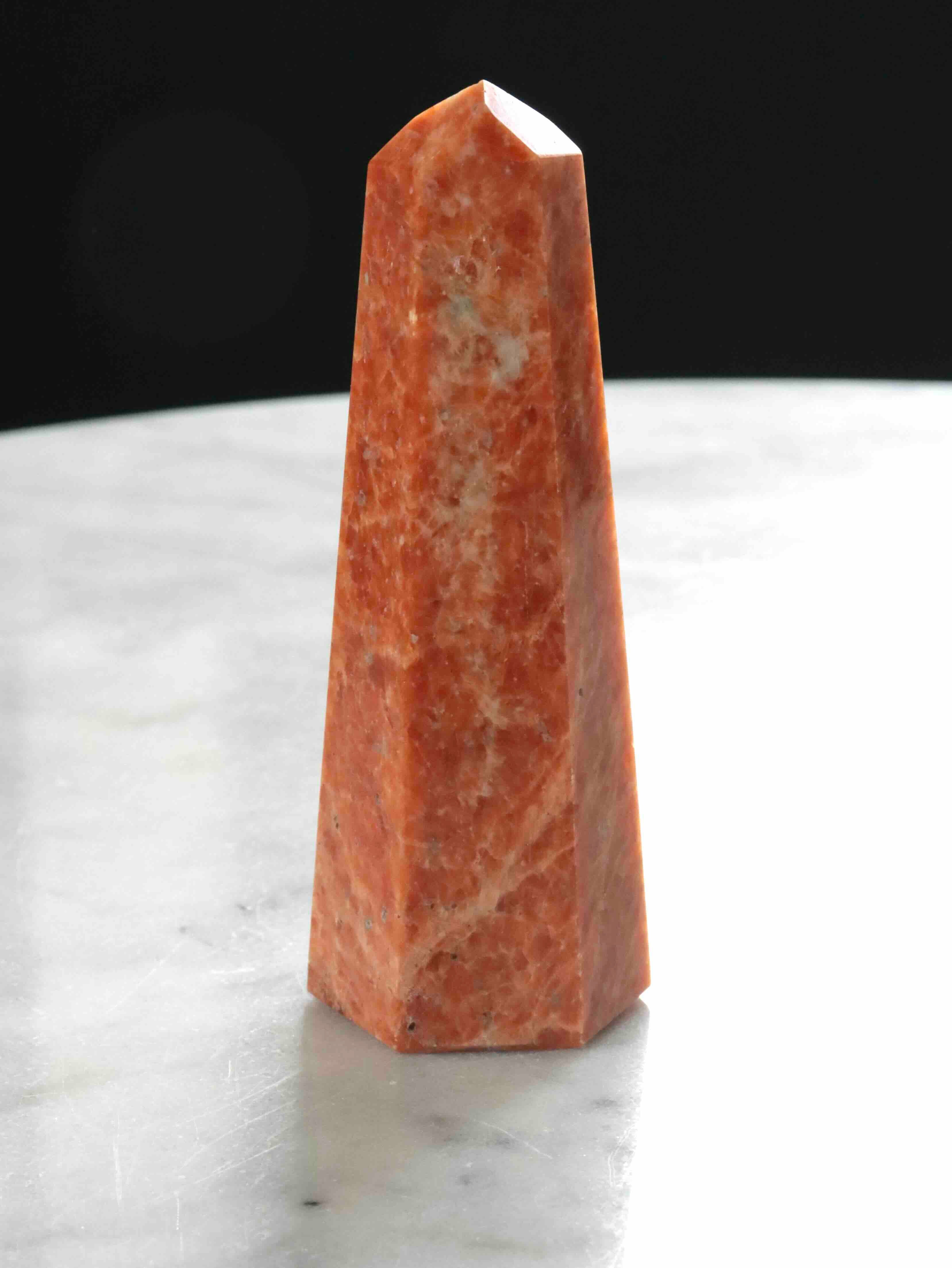 Pointe en Calcite orange - Pierre pour le positivisme & abondance - SOLYA - Bijoux, Cristaux et mineraux en Belgique - Boutique de pierres naturelles et ethiques
