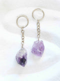 Porte-clé Améthyste - Pierre pour se détendre & se reconnecter - SOLYA - Bijoux, Cristaux et mineraux en Belgique - Boutique de pierres naturelles et ethiques