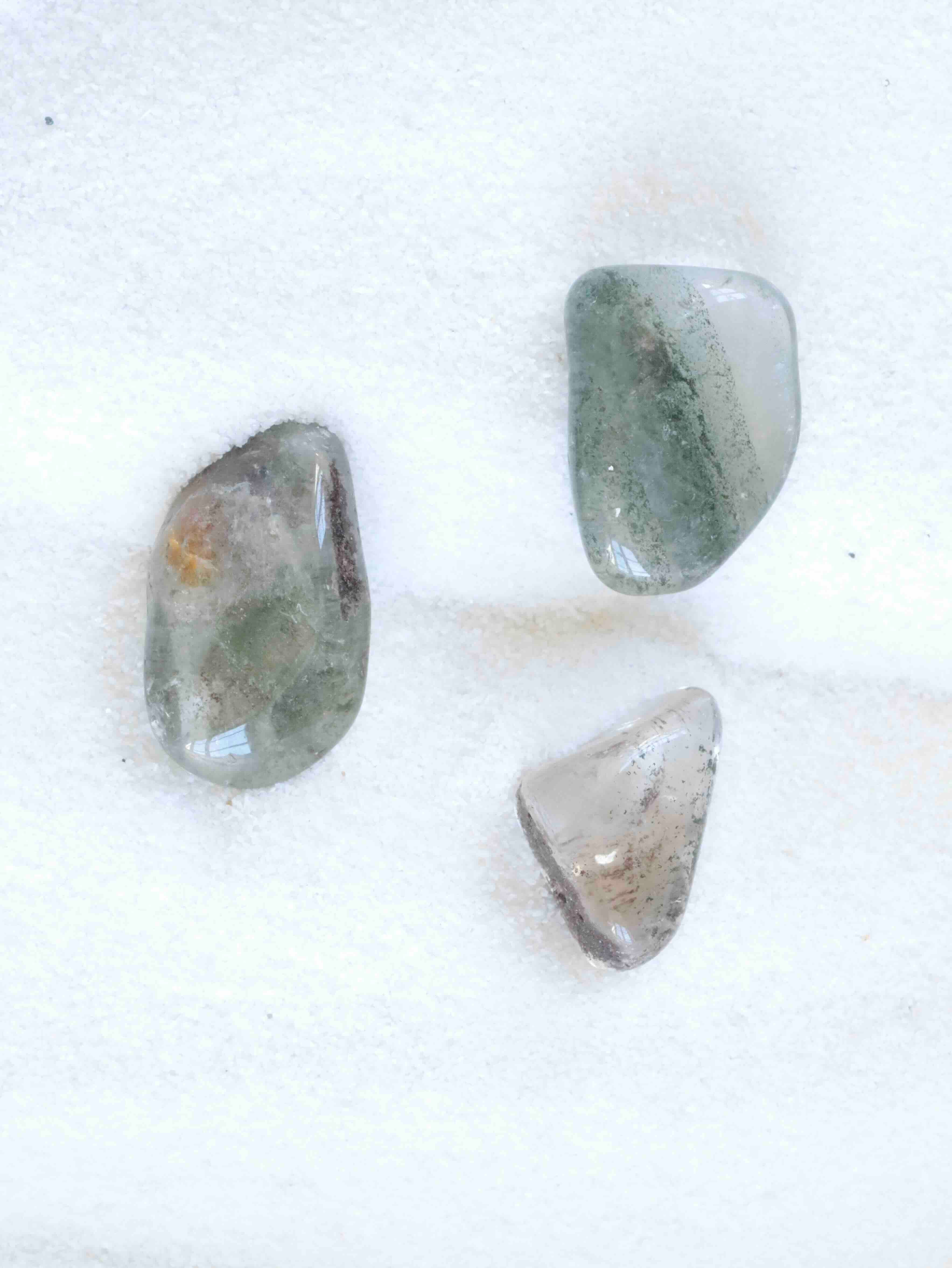 Quartz Lodolite - Pierre pour cultiver son jardin - SOLYA - Bijoux, Cristaux et mineraux en Belgique - Boutique de pierres naturelles et ethiques