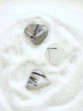 Quartz à Tourmalines | Pierre SOLYA pour ne plus s'autolimiter | Pierres naturelles & éthiques en Belgique | Boutique de bijoux, cristaux & minéraux en ligne