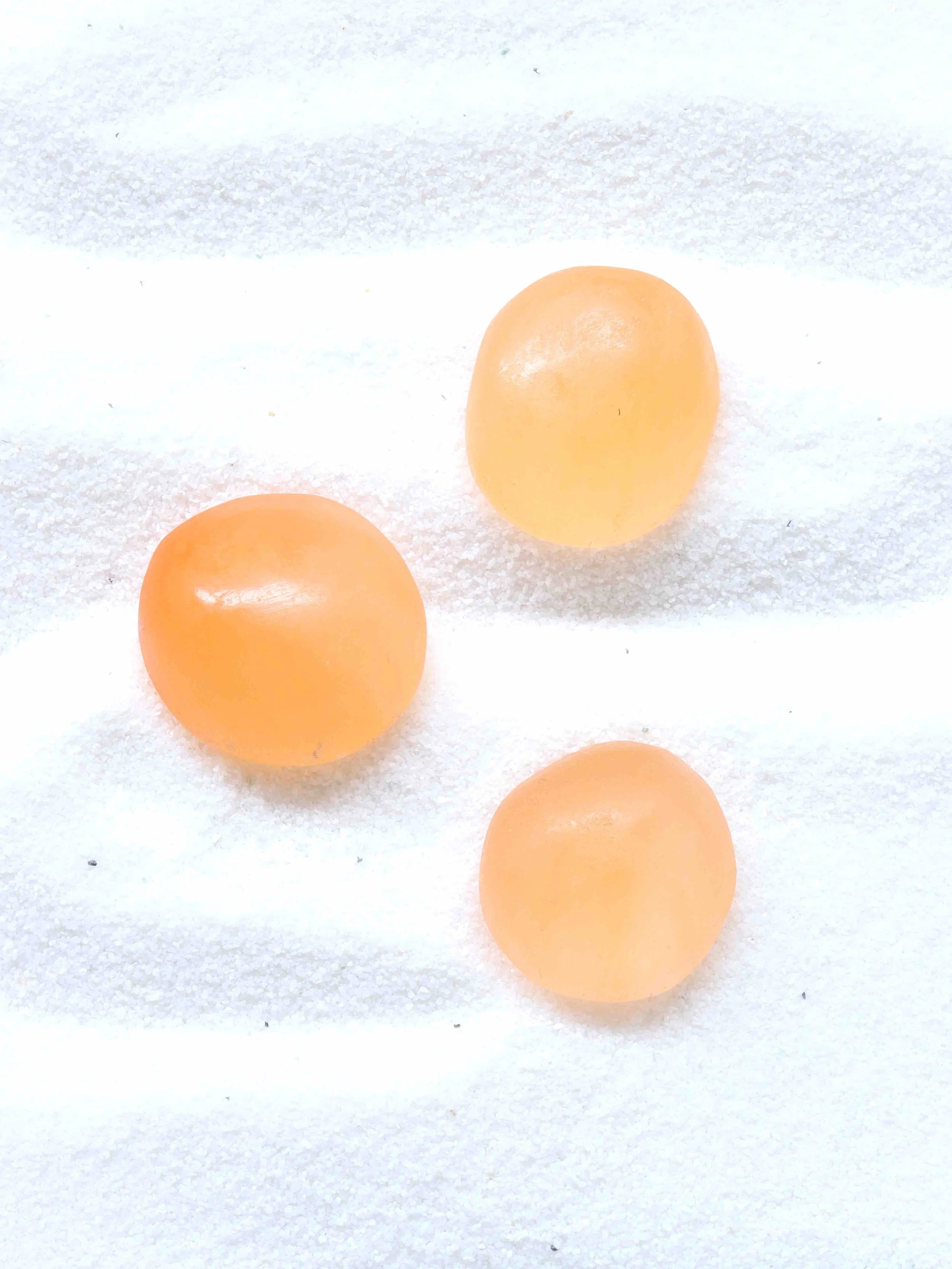 Sélénite orange | Pierre pour la vivacité & l'éveil - SOLYA - Eshop de lithothérapie en Belgique - Magasin de bijoux, cristaux & minéraux - Pierres éthiques & naturelles