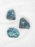 Shattuckite | Pierre pour recevoir les messages d'en haut | SOLYA | Boutique de bijoux, cristaux & minéraux | Eshop de pierres éthiques & naturelles en Belgique