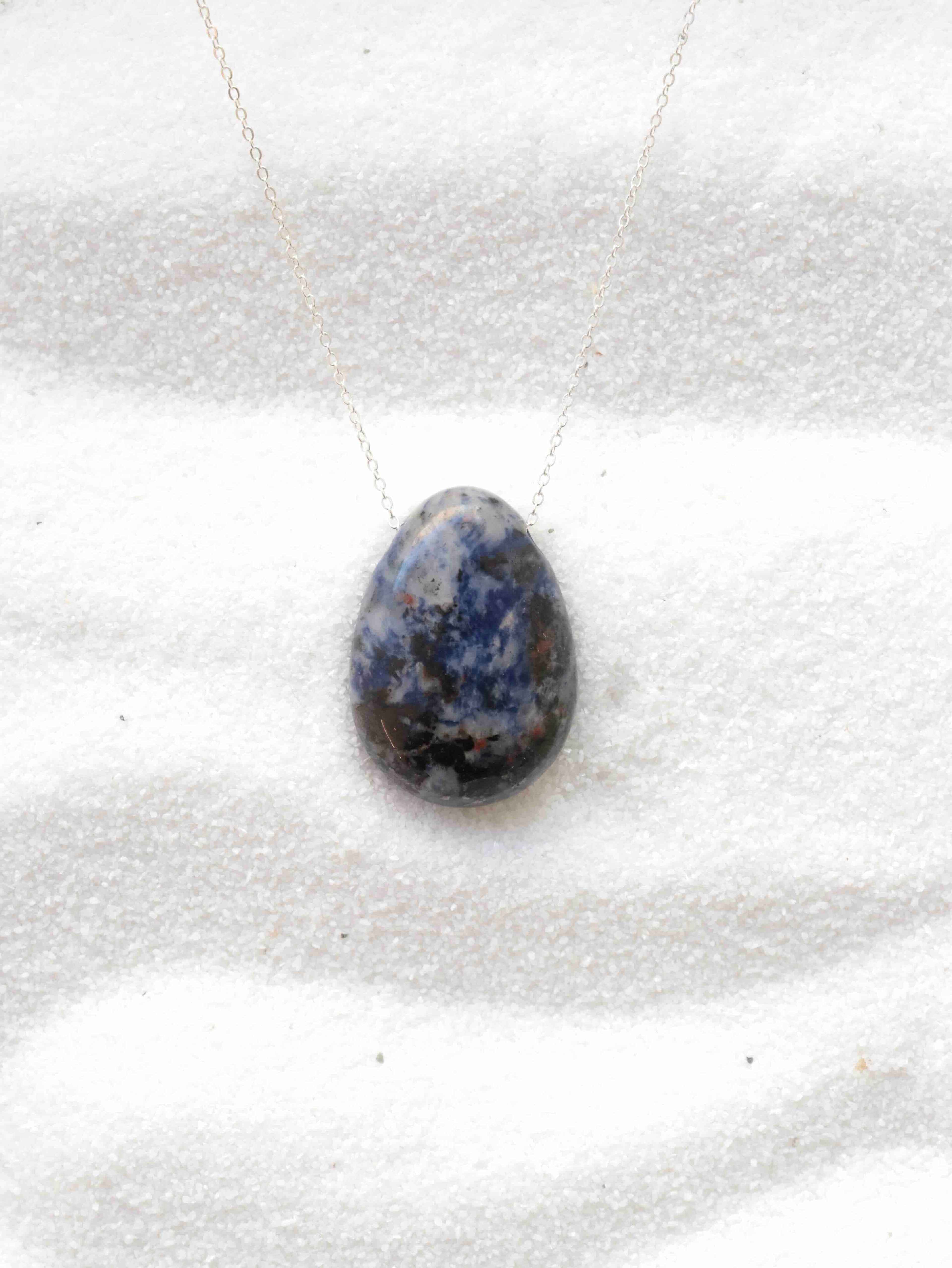 Gemme percée Sodalite 𖢻 Clarifier ses pensées