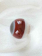 Sphere en Agate - Pierre pour le courage & la chance - SOLYA - Bijoux, Cristaux et mineraux en Belgique - Boutique de pierres naturelles et ethiques