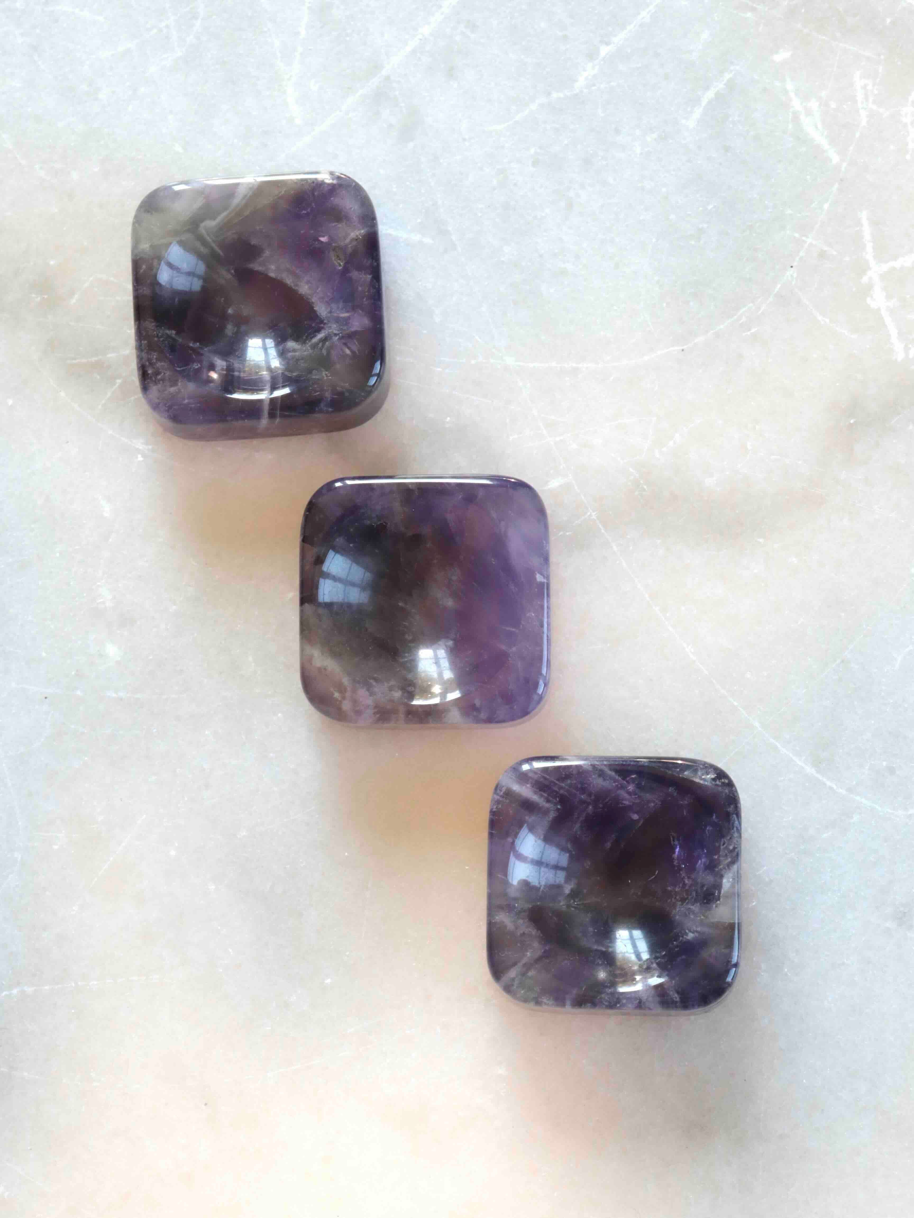 Support sphère en Améthyste naturelle – Bijou de maison – Boutique SOLYA