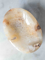 Bol en agate fleurie vue de dessus – inclusions florales naturelles blanches – pierre de développement et positivisme SOLYA