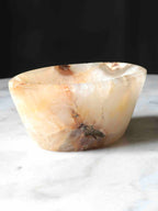 Bol en agate fleurie de profil – épaisseur et veines naturelles beige et caramel – pierre sculptée à la main SOLYA