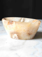 Bol en agate fleurie de Madagascar vue de face – pierre naturelle beige et crème – bol à souhaits SOLYA Belgique